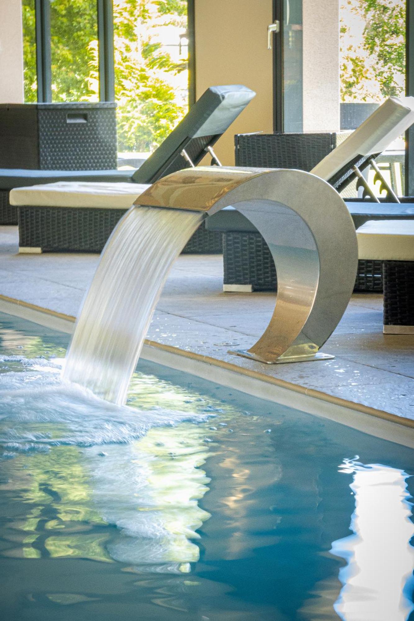 Saint-Die-des-Vosges Logis Hotel Le Regal & Spa מראה חיצוני תמונה